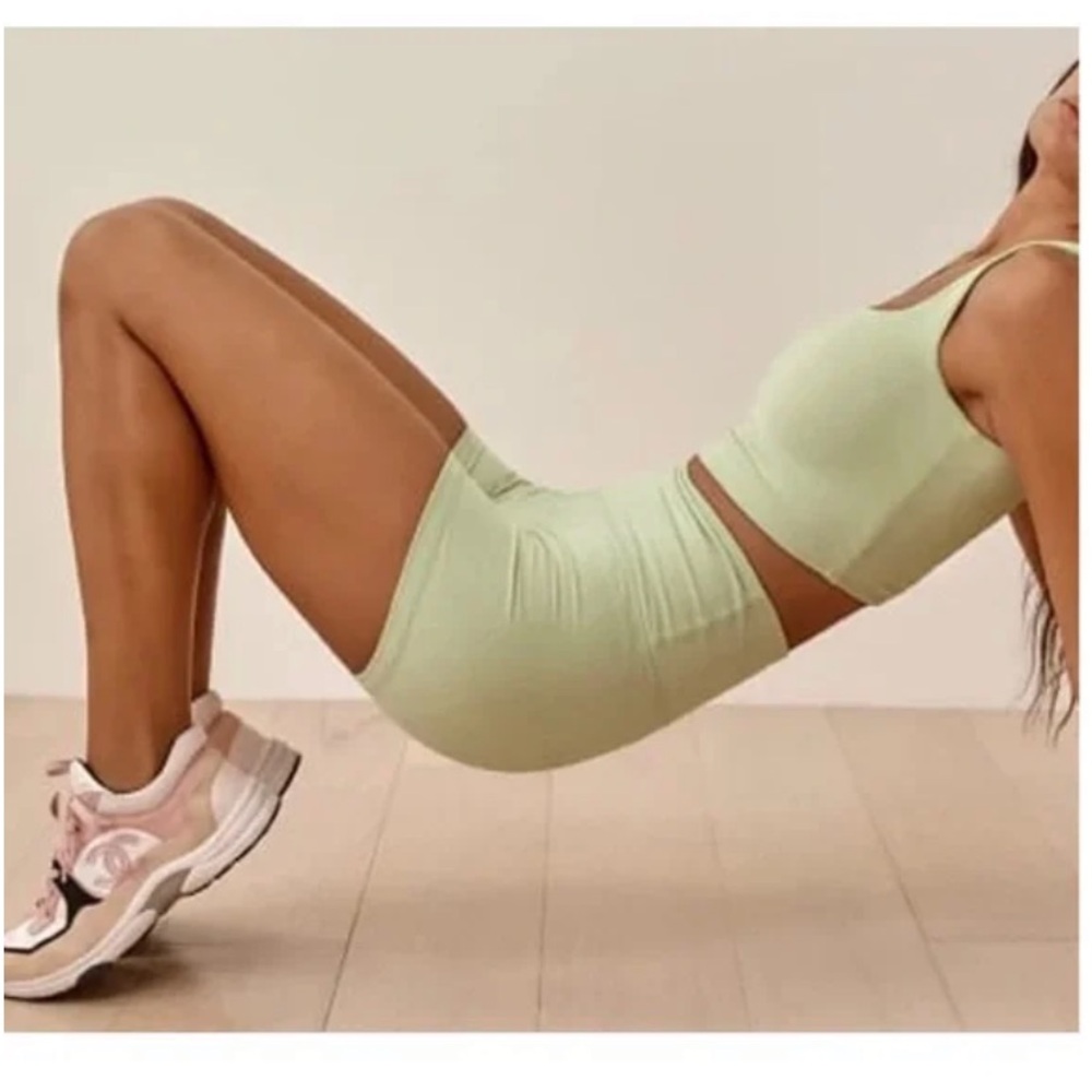 Reformation Ecostretch High Rise 3” Bike Shorts Limon (Light Green) Size M